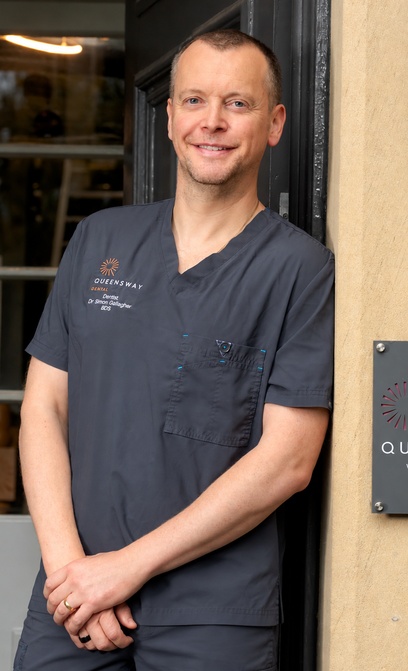 Dr Simon Gallagher Dr Simon Gallagher
